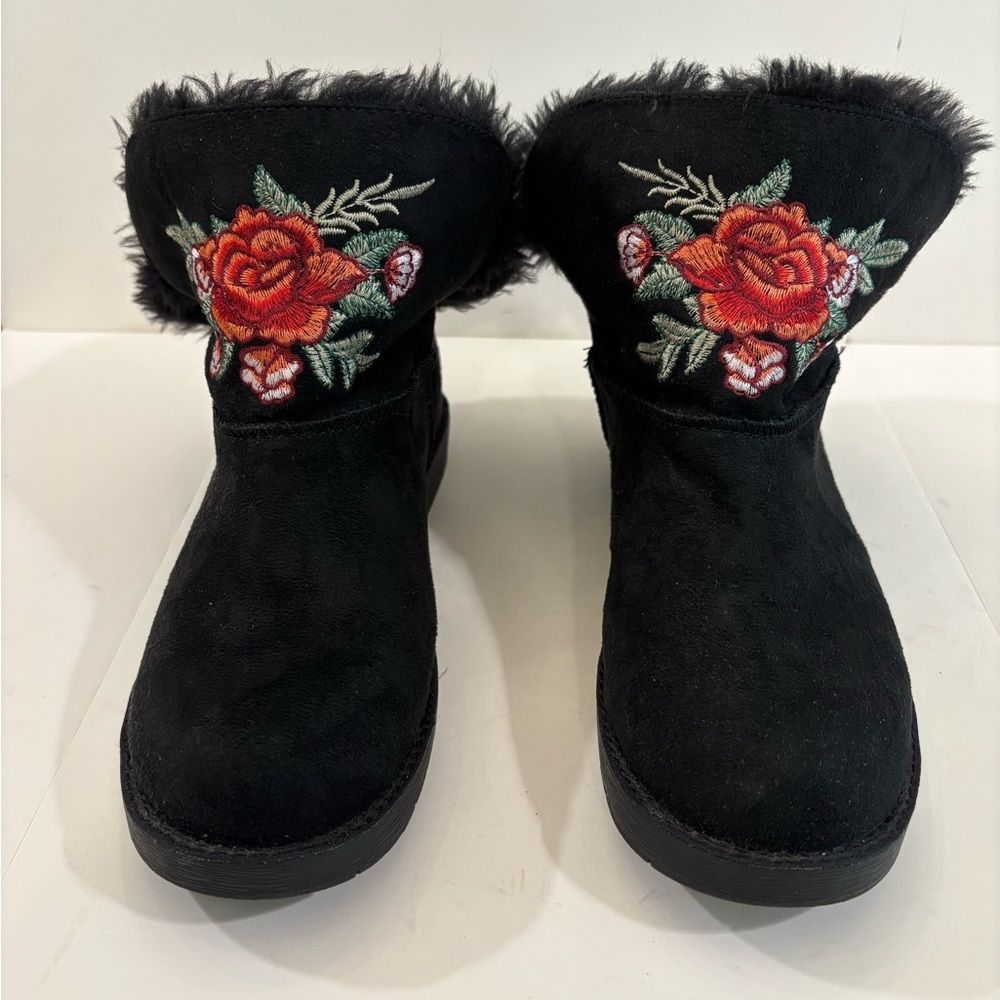 Floral Embroidered Black Winter Boots